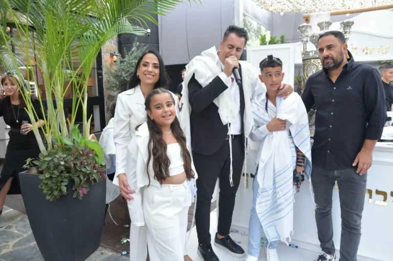 WhatsApp-Image-2024-11-27-at-08.40.53-1-768x511