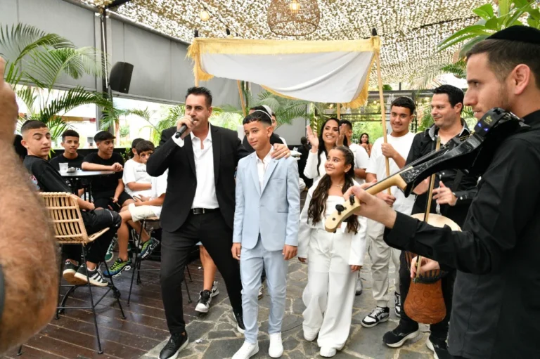 WhatsApp-Image-2024-11-27-at-08.40.59-768x511